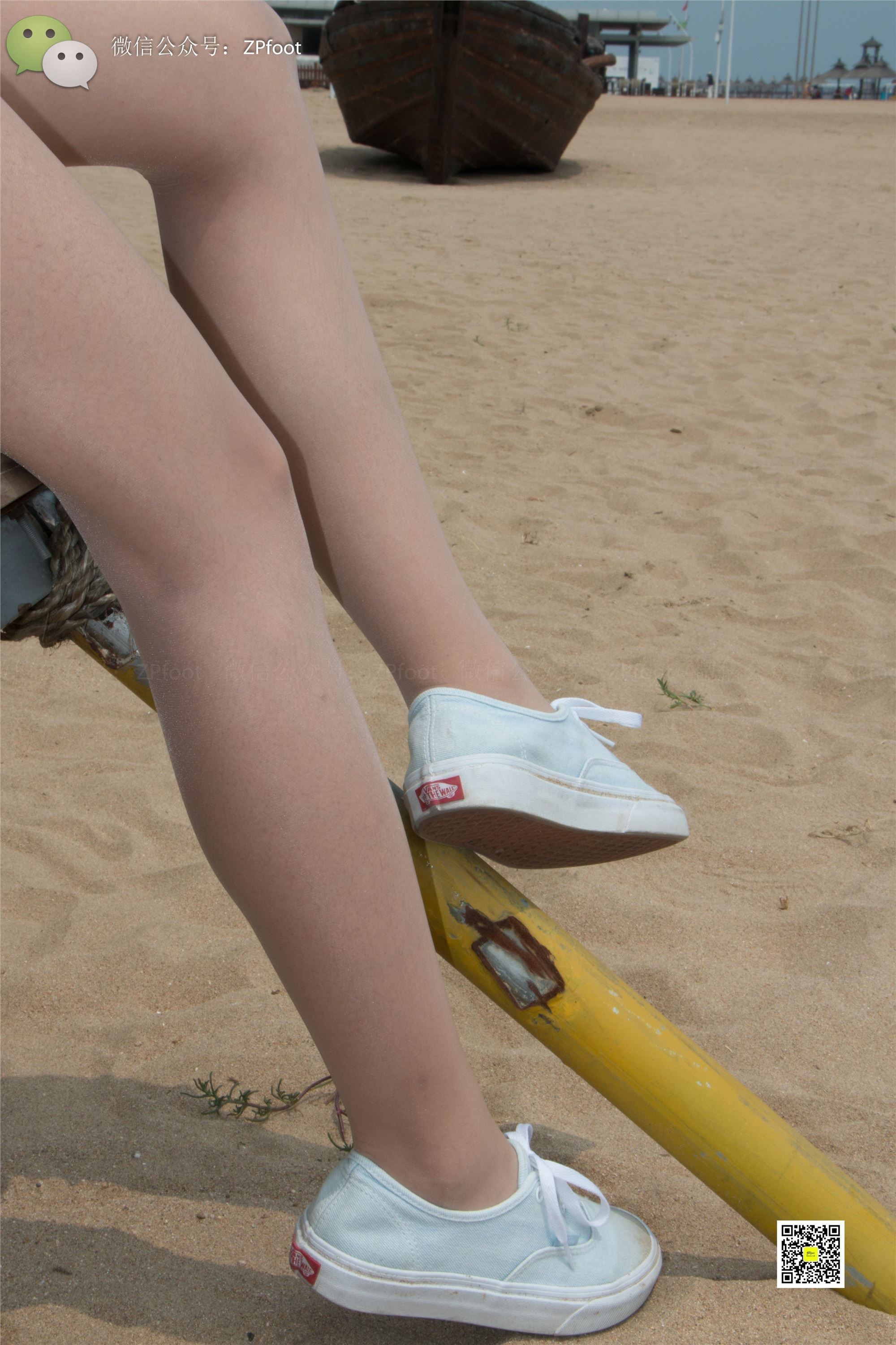 LSS Camellia Photography No.008 Shredded Pork on the Beach